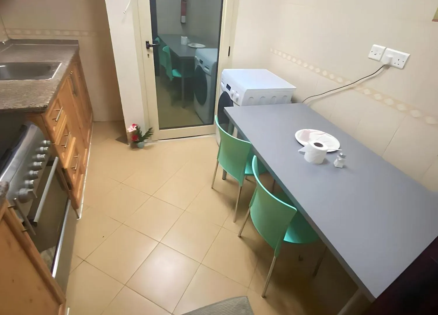 Hostel Mbz - Master Room Abú Dhabí